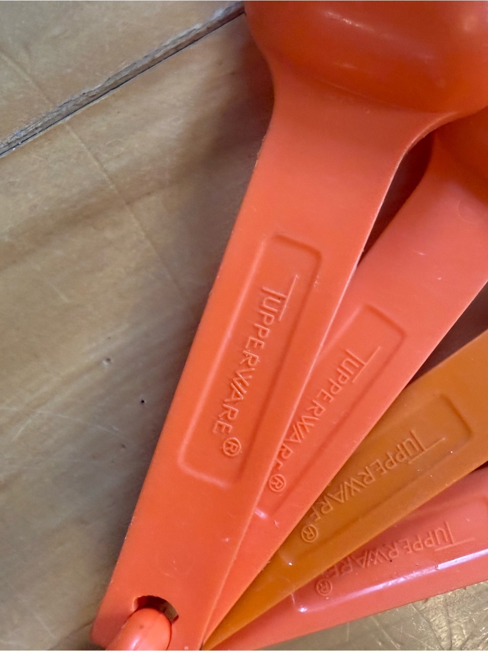 Tupperware Measuring Spoons - Picture 2 of 2